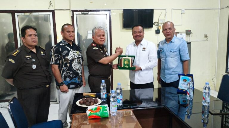 Kajatisu Silaturahmi Ke PWI Sumut, Harli Siregar : Jaksa Jangan Cawe-Cawe Proyek dan Main Dana Desa